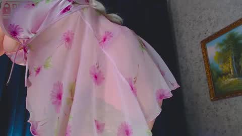 Snapshot of reasonforpassion_ chatting on February 14, 8:48 pm Im a little sick. Ill be back soon. online show from February 14, 8:48 pm