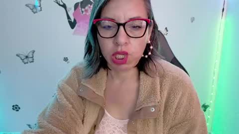 Rebbeca online show from June 3, 1:47 pm