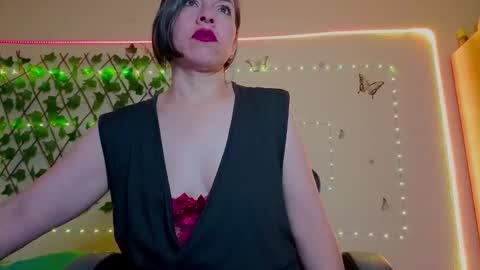 Rebbeca online show from October 28, 10:38 am