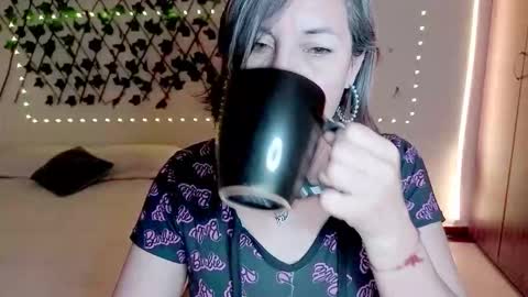 Rebbeca online show from December 17, 12:01 pm