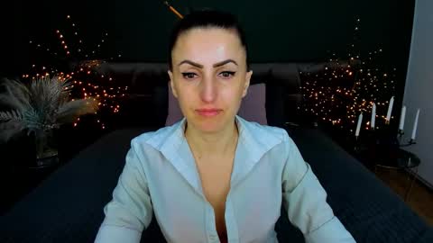 rebecca_diamonds online show from February 22, 7:01 am