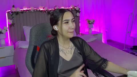 rebeckathornton online show from December 17, 7:48 am