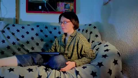 Lara online show from October 18, 6:01 pm