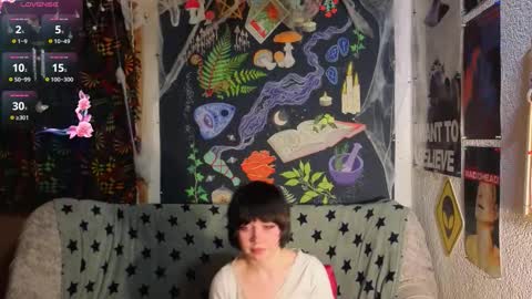 Lara online show from December 17, 9:10 pm