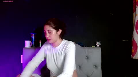 IG   OF red moonn online show from April 8, 5:43 am