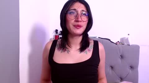 IG   OF red moonn online show from February 18, 2:38 pm