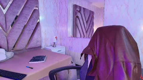 red_pandaa online show from March 28, 8:27 am