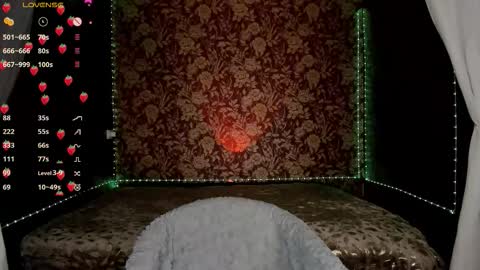 Mia online show from February 20, 8:33 pm