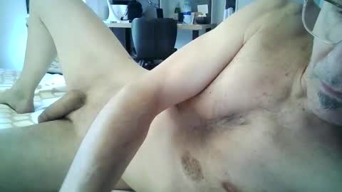 reddarkevil3337 online show from June 11, 4:27 pm