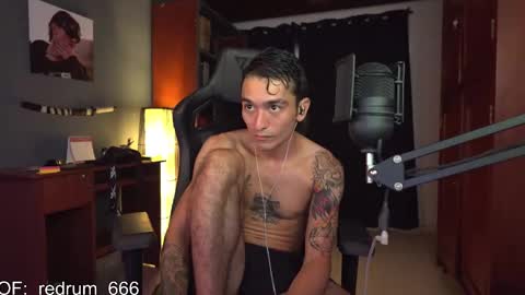 Snapshot of redrum_696 chatting on February 21, 9:00 pm Red online show from February 21, 9:00 pm