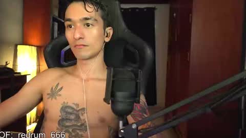 Snapshot of redrum_696 chatting on February 21, 5:53 pm Red online show from February 21, 5:53 pm