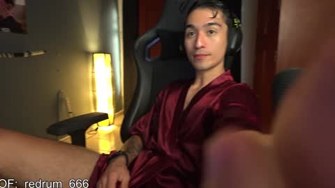 Snapshot of redrum_696 chatting on January 25, 4:35 pm Red online show from January 25, 4:35 pm