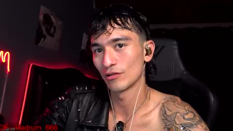 Snapshot of redrum_696 chatting on September 24, 6:14 pm Red online show from September 24, 6:14 pm