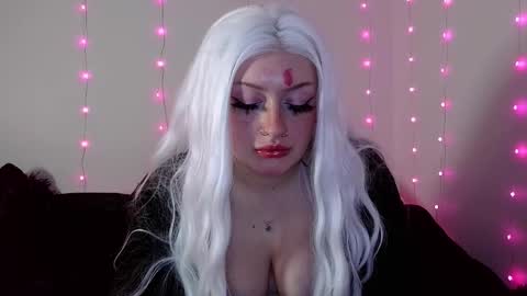 reiannmay online show from January 14, 5:04 am