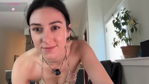Remi online show from June 13, 8:19 pm