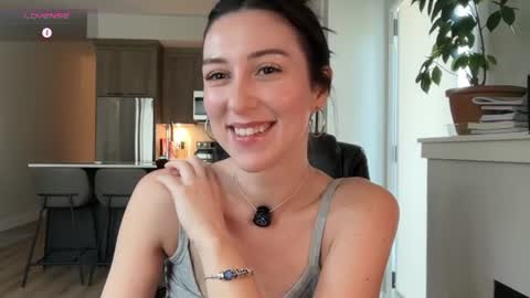 Remi online show from August 5, 9:34 pm