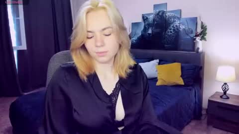 RemiPeach online show from June 12, 4:06 pm