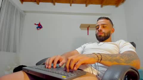 Rmy Steen online show from April 16, 2:11 am