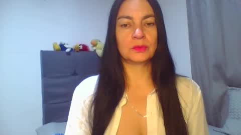 renata_hot1 online show from May 16, 1:35 am