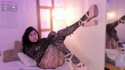 renataleclair online show from February 20, 4:42 pm