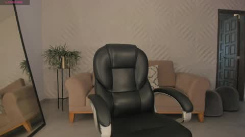 Renata Reyes online show from March 29, 5:36 pm