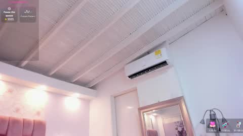 Snapshot of renatarussel chatting on October 25, 8:09 pm Renata  online show from October 25, 8:09 pm