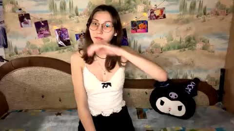 Mia online show from February 7, 6:44 pm