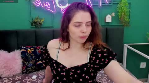 reneeblair online show from April 14, 1:42 am