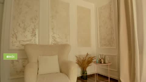 Rennatha online show from July 18, 11:34 am