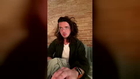 Renzo online show from February 22, 1:31 am