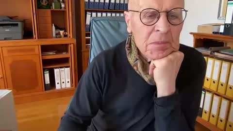 reteid online show from April 11, 1:37 pm