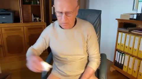 reteid online show from April 5, 12:57 pm