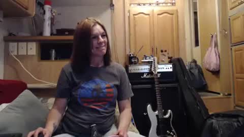 Snapshot of retro834 chatting on January 1, 5:43 am Rhett online show from January 1, 5:43 am