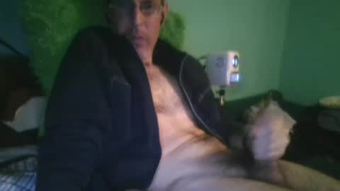 reyes_albert2006 online show from March 9, 1:04 pm