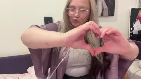 Katie online show from June 8, 9:21 am
