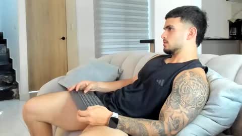 ricardogonzalez666 online show from March 14, 10:14 pm