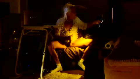 PINK HOLE TWINK online show from April 1, 3:29 am