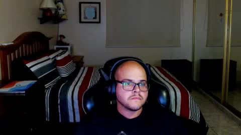 Ricky online show from December 4, 2:25 am