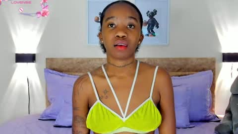 ri ri online show from May 20, 2:52 am