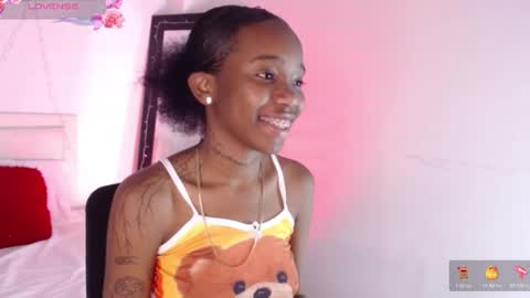 Snapshot of rihana_hot01 chatting on December 2, 2:57 am ri ri online show from December 2, 2:57 am