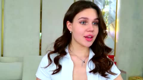 Rihanna online show from December 22, 7:09 pm