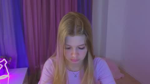 Snapshot of riinaaa chatting on October 19, 8:46 pm Rina online show from October 19, 8:46 pm