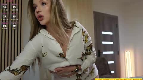 riley_reddd online show from March 9, 1:05 pm