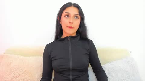 riley_tin online show from February 16, 7:38 pm