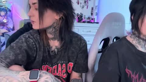   DianaBrite            fansl y online show from March 8, 9:57 am