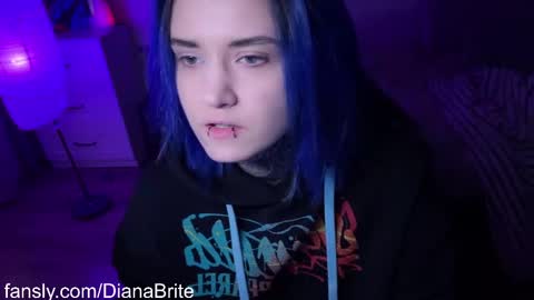   DianaBrite            fansl y online show from February 21, 3:32 pm