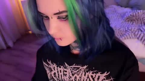   DianaBrite            fansl y online show from October 16, 5:23 pm