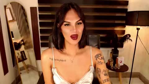 riri online show from November 8, 1:36 pm