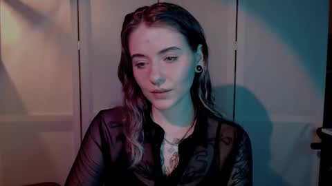 Snapshot of risha_laass chatting on December 18, 5:31 pm risha_laass online show from December 18, 5:31 pm