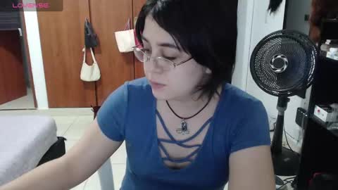 PeachSalinger online show from September 13, 2:14 am